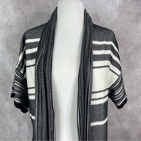 Vince Multi Stripe Knit Short Sleeve Open Cardigan In Black White Size XS - Picture 3 of 11